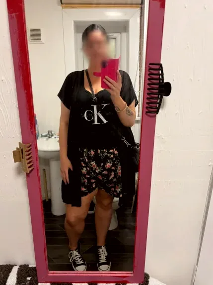 Anna, 37