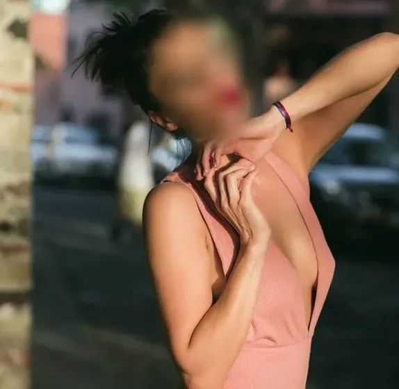 Chiara, 33
