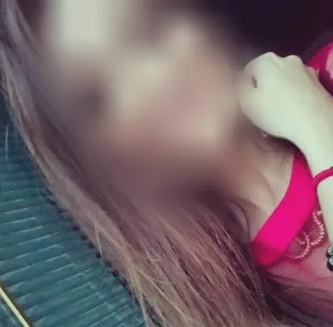 Denise, 32