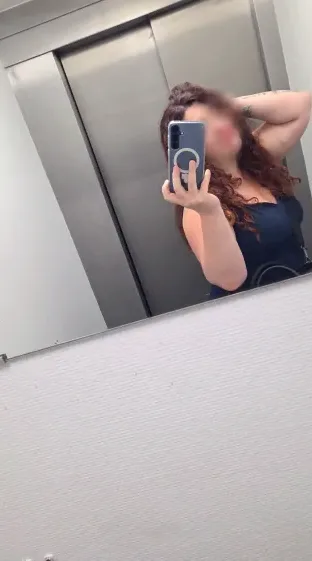 Josephine, 34