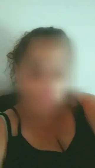 Juliane, 33