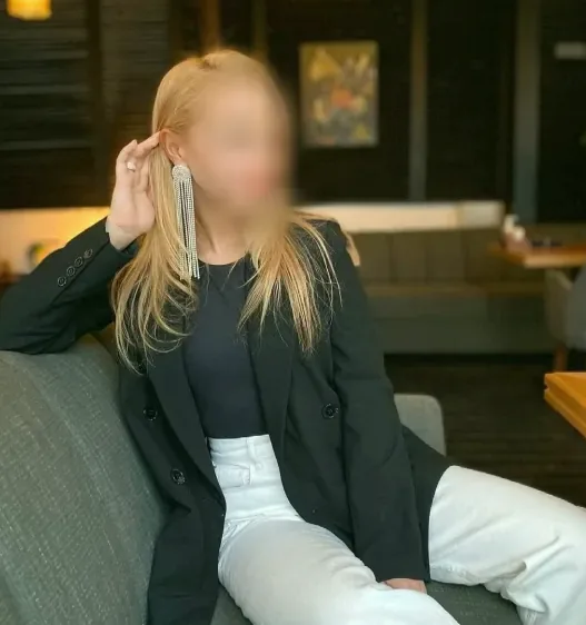 Katharina, 32