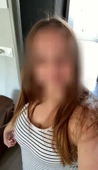 Lilly, 29