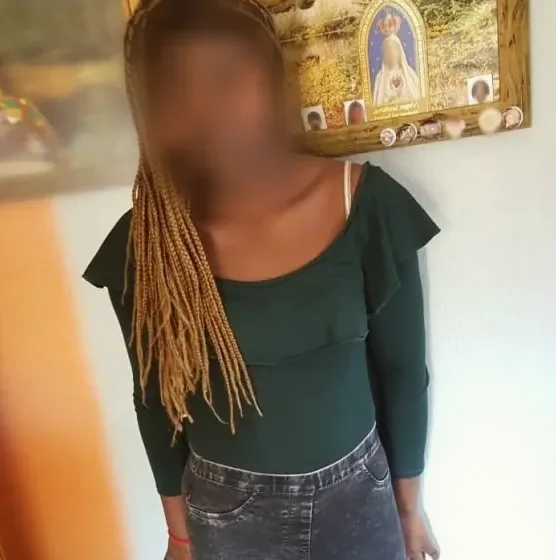 Lilly, 36