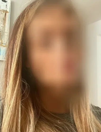 Manuela, 30