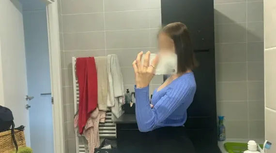 Nadine, 21