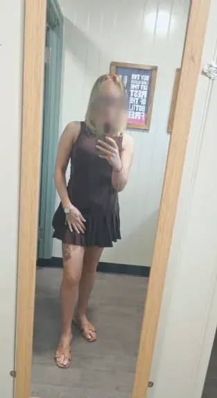 Nadine, 36