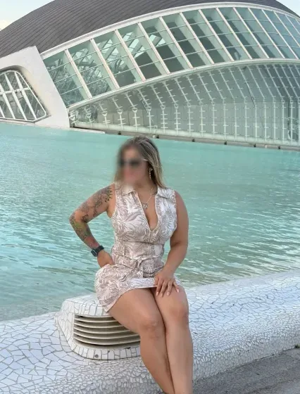 Sabrina, 32