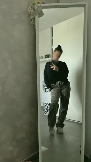 Sabrina, 21